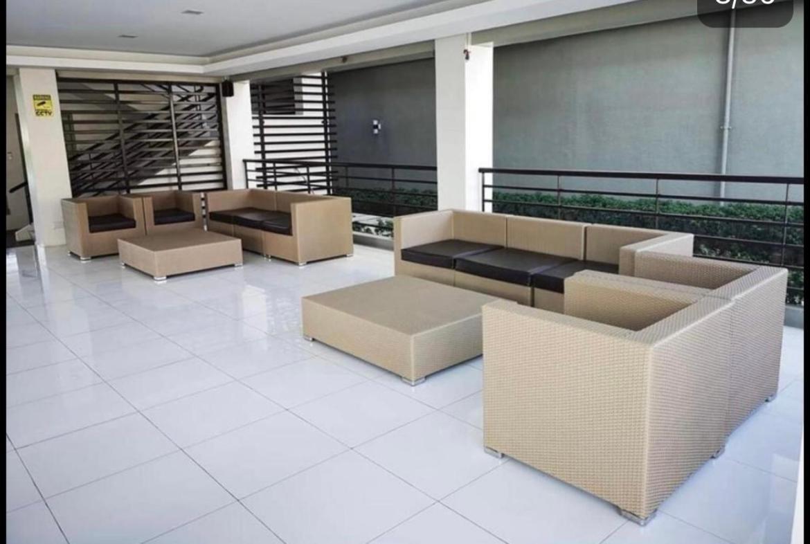 One Spatial Iloilo City Two Bedroom Condo With Free Netflix Wifi Pool And Gym Exterior photo